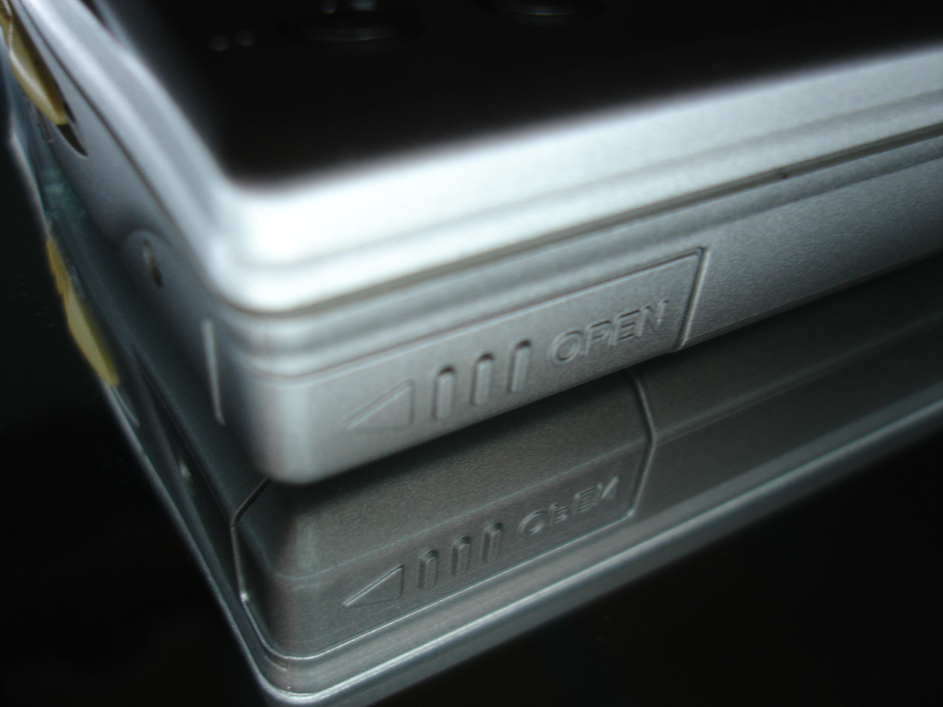 Detalle del compartimento o zona de batería del MD-MT200